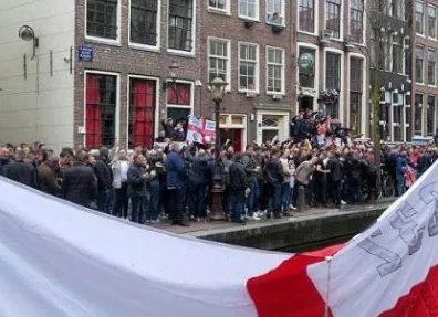 英国球迷为何要去大闹荷兰？