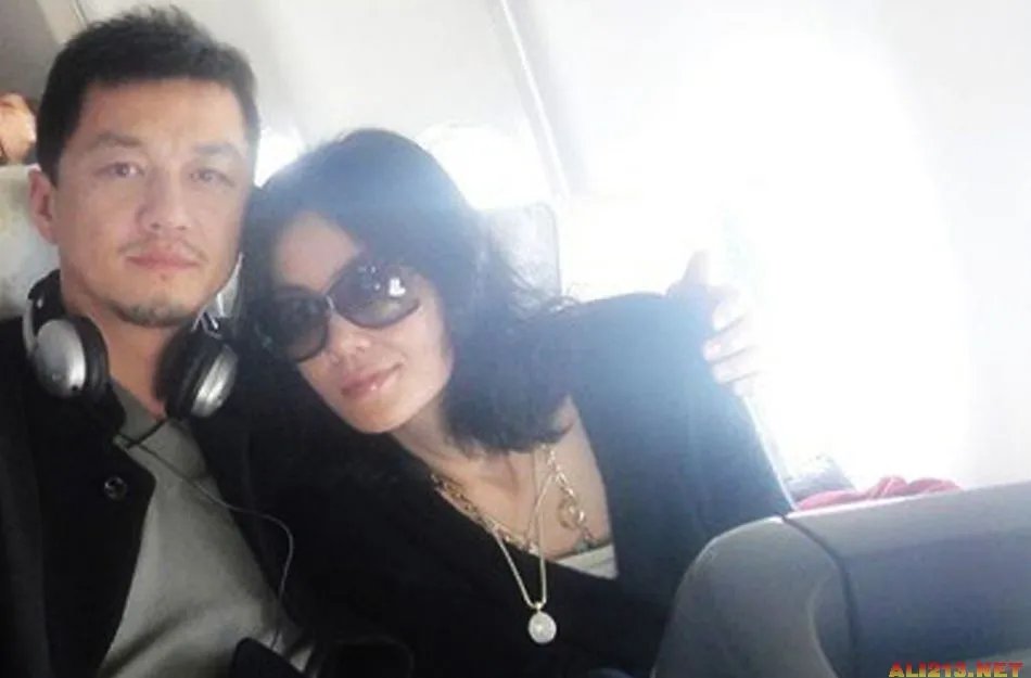 李亚鹏初恋女友旧照曝光 被网友赞美得令人窒息