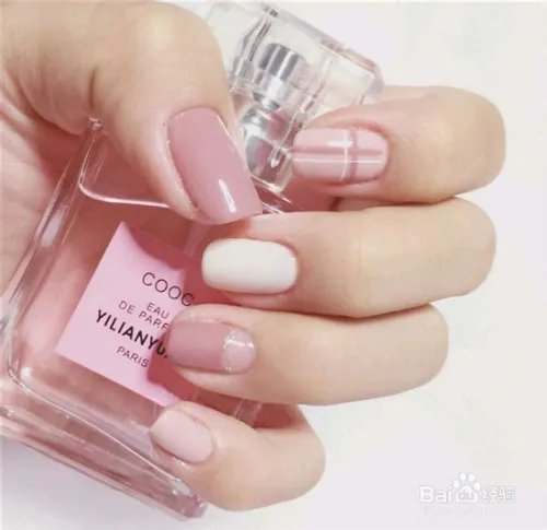 韩式裸色系美甲图片