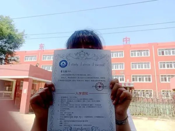 沈阳一学校违规录取致学生无学籍无法高考，谁该为这些学生讨回公道？