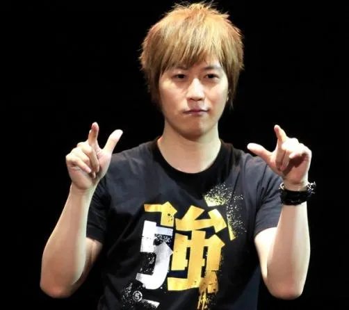 明星的助理允许正常结婚恋爱吗？