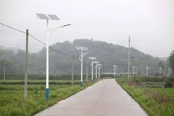 物联网路灯和传统太阳能路灯相比有什么区别？