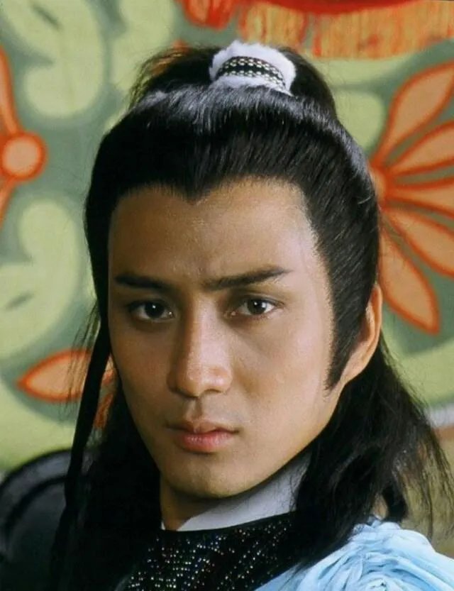 有哪些明星年轻时的颜值被低估了?