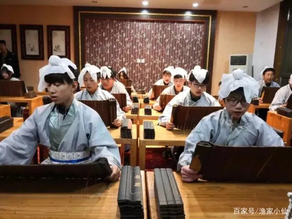 青少年全封闭式学校可取吗，会影响孩子的心理健康吗？