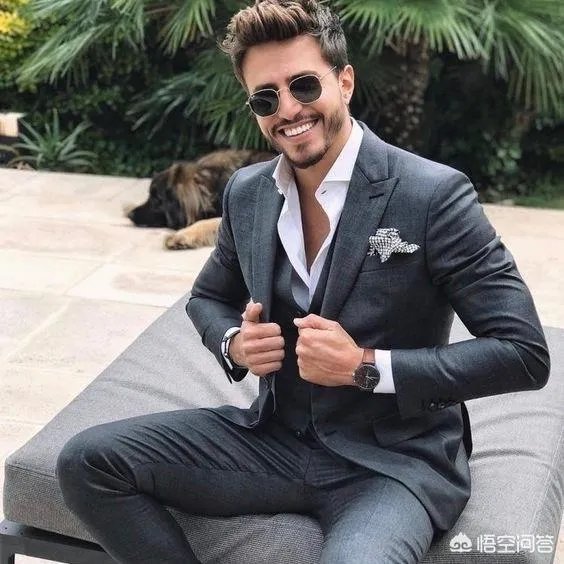 土豪怎么穿衣打扮，富豪怎么穿衣打扮？