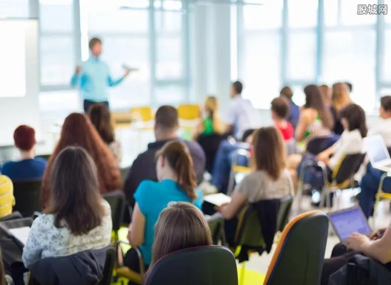 大学生支教遇骗局 爱心支教每节课竟还要收费