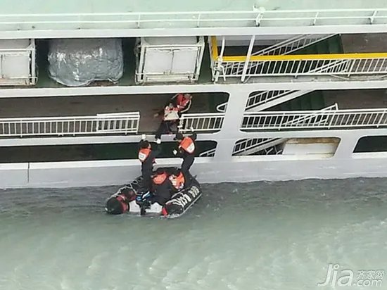韩国客轮沉没 事故现场及内部照片曝光