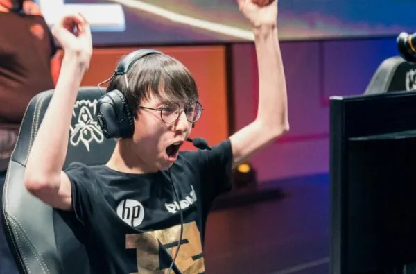 rng战队百度百科中的刘世宇有什么事迹？