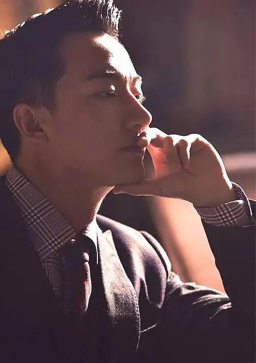 黄轩拍了很多大导演的电影为什么粉丝量还是那么少？