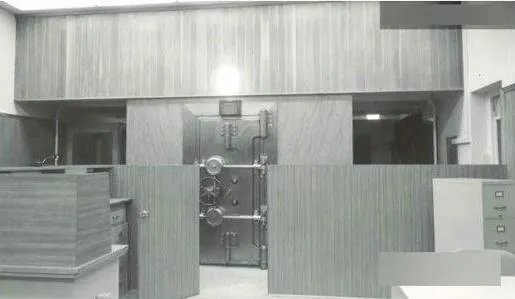 女子买下旧银行大楼 现惊人一幕：变化惊人（图）