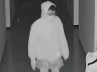 网曝某25岁男子穿短裙扮少女接近宿舍，他这样穿到底是为了什么？