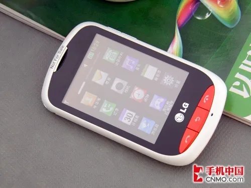 899元社交时尚触控手机 LG曲奇T310评测