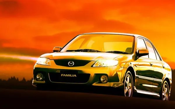 马自达323。那几年是进口的。几年开始是国产