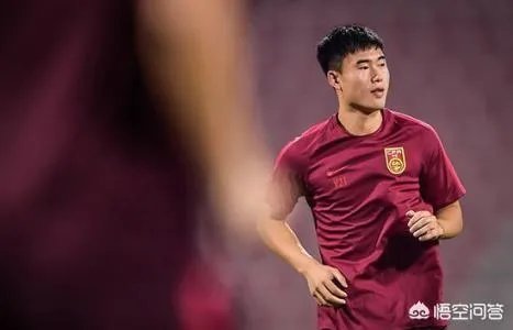 申花2比2战平恒大止住连胜，如何看待两支亚冠球队上下半场如此差异的表现？