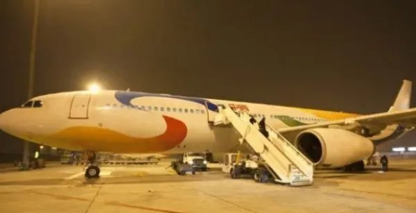 飞机错过了着陆，原因竟是飞行员睡着了！飞行员睡着的时候飞机是怎么开的？