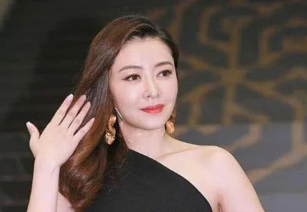 熊黛林时隔多年回归事业，透露豪门太太真实生活，并不快乐，为何这么说？