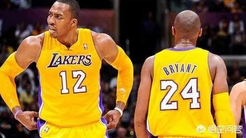 霍华德当年作势肘击科比,科比毫不退缩,他是毫无畏惧还是认为魔兽不敢肘击他?