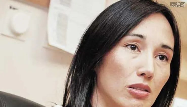 香港昔日霸王花柏安妮现状 柏安妮隐退后的生活