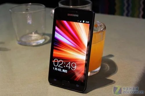 至轻至薄至强 GALAXY SII三星I9100评测