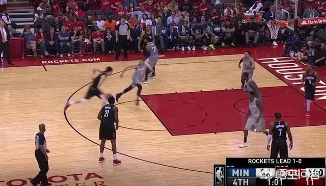 周琦在季后赛首次登场，你觉得他的表现如何？