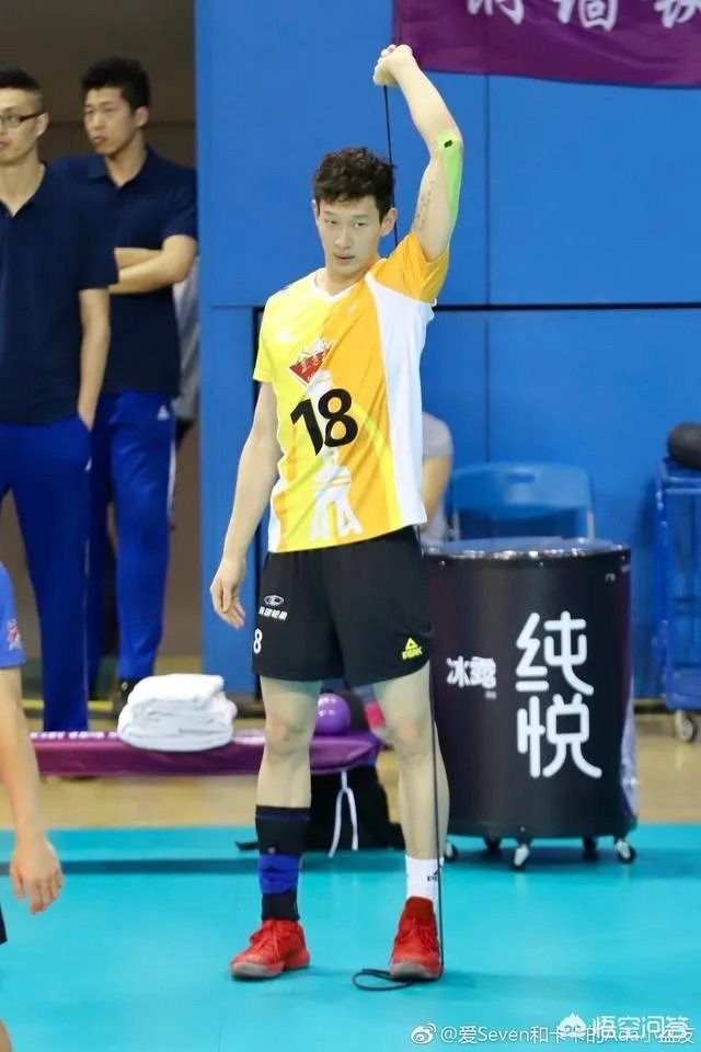 上海男排在4月1号决赛场战胜北汽男排,你怎样评价整场比赛?