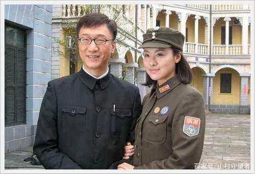 《借枪》的原著小说作者是谁？