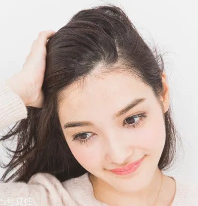 卷发扎什么发型好看 长卷发扎法教程