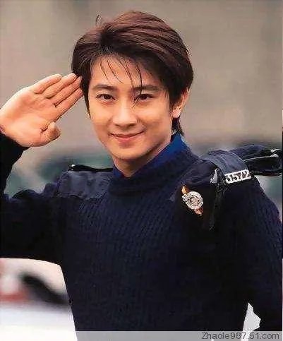 有哪些明星年轻时的颜值被低估了?