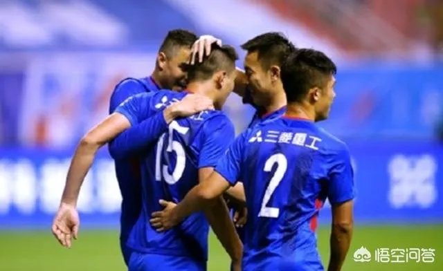 申花2比2战平恒大止住连胜，如何看待两支亚冠球队上下半场如此差异的表现？