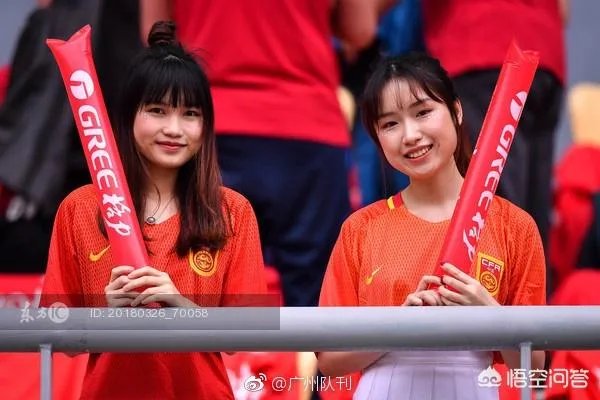 申花2比2战平恒大止住连胜，如何看待两支亚冠球队上下半场如此差异的表现？