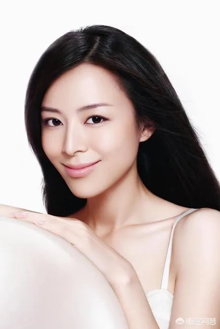 曾经在娱乐圈中红极一时的女明星张静初。为什么惨遭雪藏?