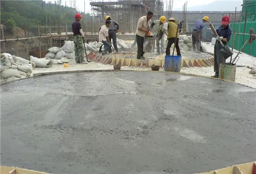 混凝土每立方米多少吨