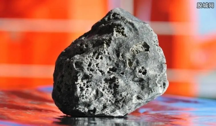 云南坠落陨石年龄 一块陨石价格卖得达16万元