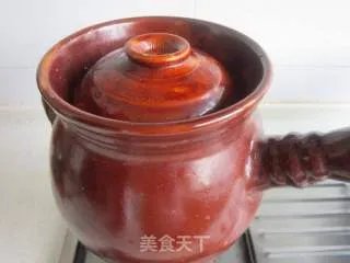 黄豆花生炖猪蹄