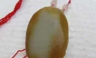 捡到玉坠随手丢弃被索赔，你觉得应该么？