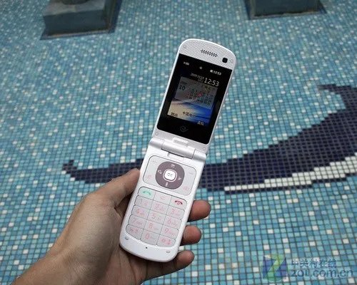 LG冰淇淋手机II更可爱 天翼机KV600评测