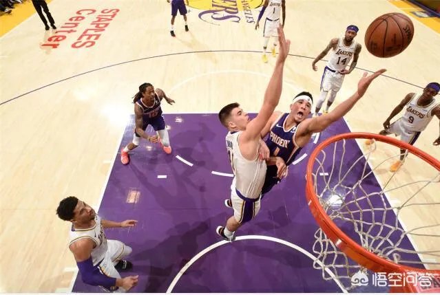 祖巴茨24分16篮板，隆多11助攻，湖人大胜太阳，对此你怎么看呢？