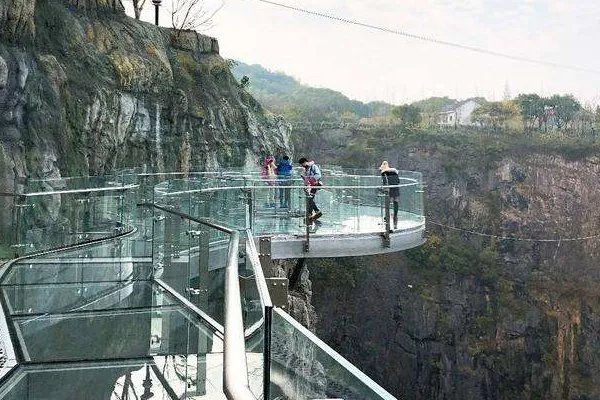 女游客景区失踪，遗体被发现，为什么报案的是民宿老板？