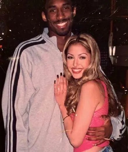 科比生前与妻子瓦妮莎的感情如何？