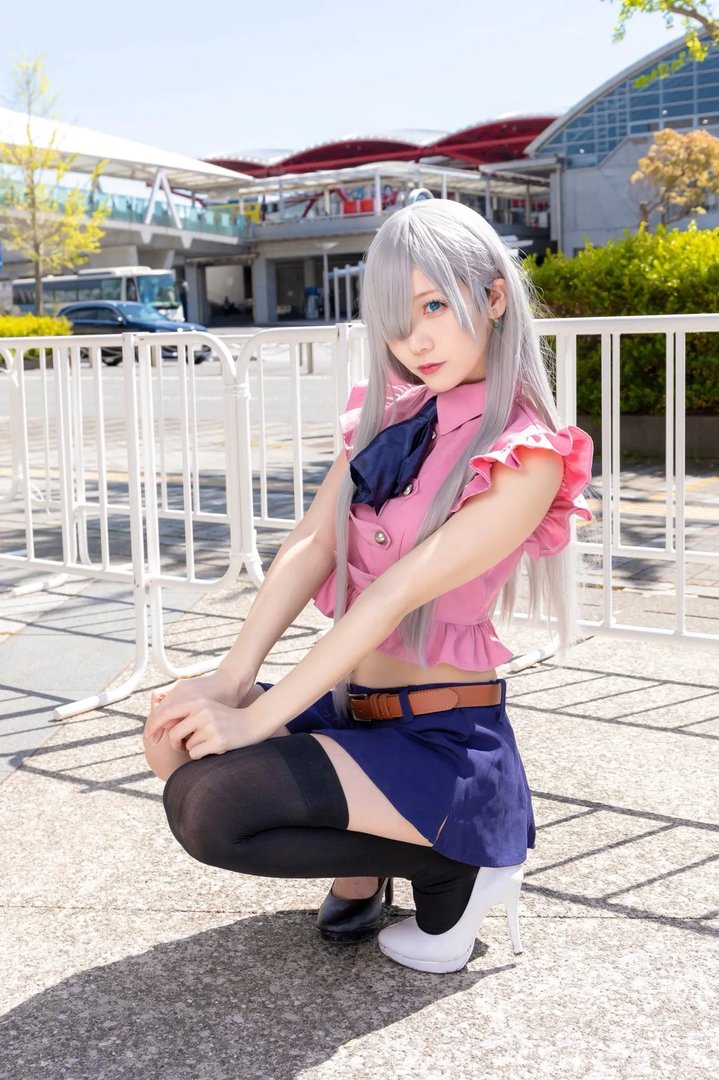 日本美女Coser写真美图欣赏 妹子皮肤白皙身材出众