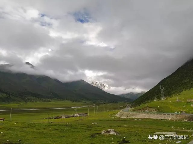 德格雀儿山隧道通车了吗？