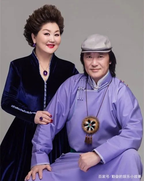 吉祥三宝中，爸爸去世，妈妈隐退，女儿如今怎么样了？