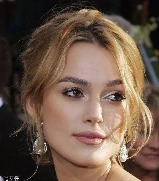 宽额头适合什么刘海?2018额头宽刘海图片