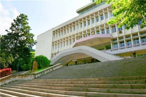 贵州大学研究生院的电子信息学院在哪个校区