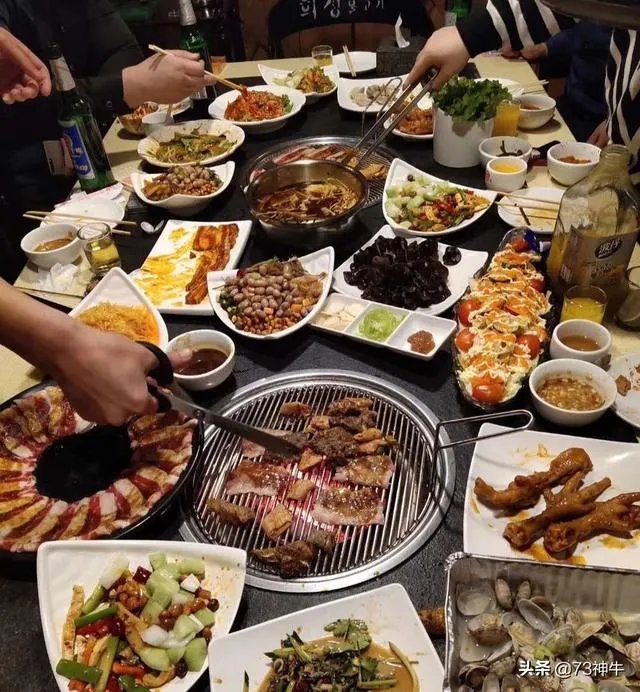 带上女朋友参加领导饭局，领导夹了青椒给女友。这有什么含义吗？