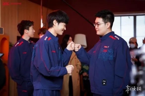 《英雄联盟》Knight叫左手的原因介绍