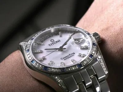 梅花手表属于什么档次的？