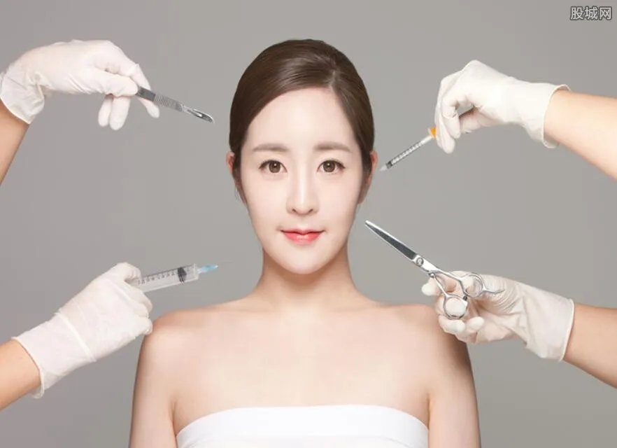 整容9次不满意 女子整容效果不佳怒告医院