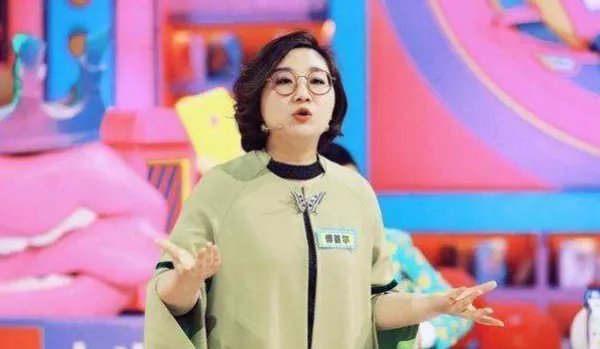 《奇葩说》宣布傅首尔董婧退出节目的原因是因为不和吗？