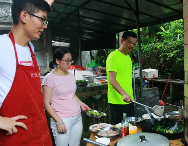 公司要搞团建活动，在深圳，有什么比较好的推荐吗？